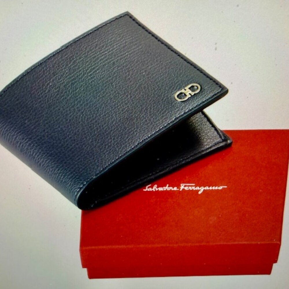 Salvatore Ferragamo Men's Navy Blue Pebbled Leather BifoldWallet, NEW Box & Tags